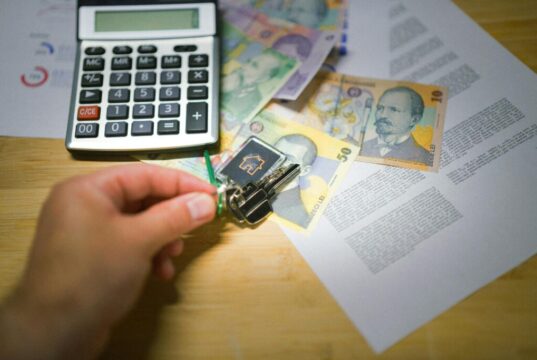 How Selling a Home for Cash Streamlines the Process: What Homeowners Should Know sell home