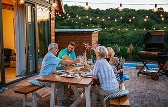 How to Create an Outdoor Entertaining Area for All Seasons