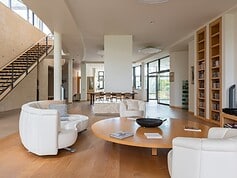 Comparing Carpet and Hardwood for Cozy Living Spaces