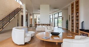 Comparing Carpet and Hardwood for Cozy Living Spaces